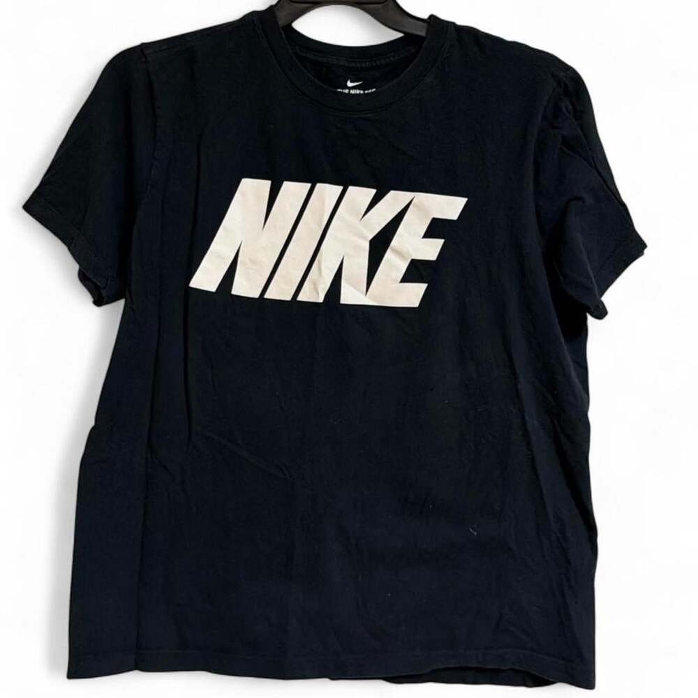 Nike Men's Black T-shirt